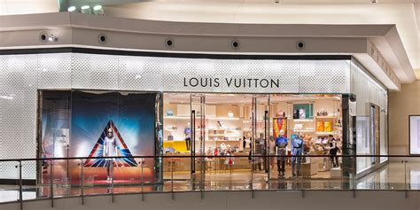 louis vuitton topanga mall|Stores Shopping Center .